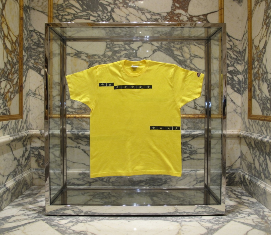 JATINI ONE OF ONE REFLECTIVE TEE. SIZE 2X-LARGE