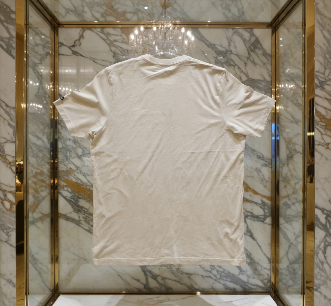 JATINI ONE OF ONE CLASSIC TEE. SIZE-SMALL