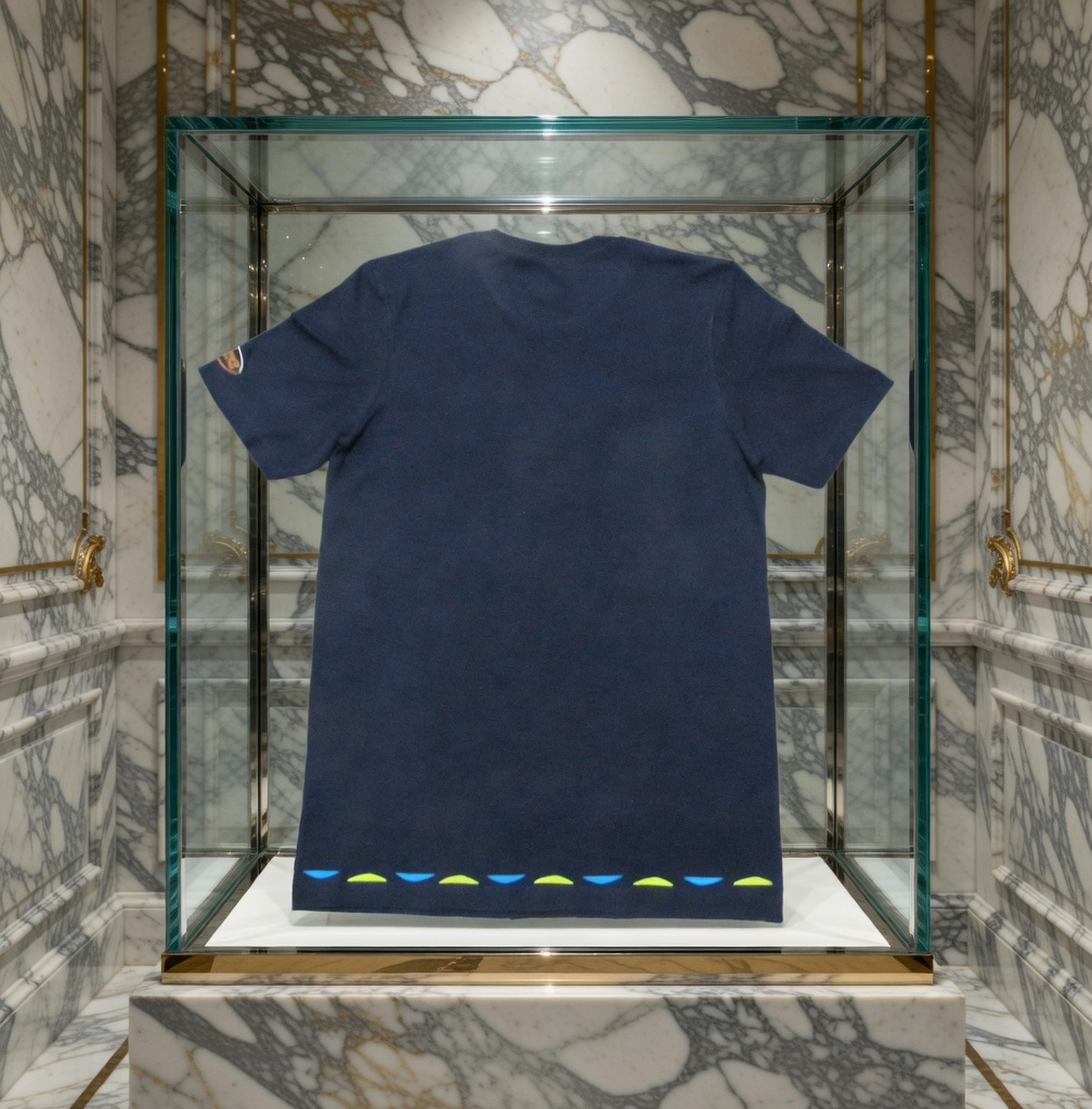 JATINI ONE OF ONE NEON TEE. SIZE-MEDIUM
