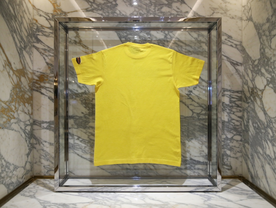 JATINI ONE OF ONE NEW YORK TEE. SIZE-MEDIUM