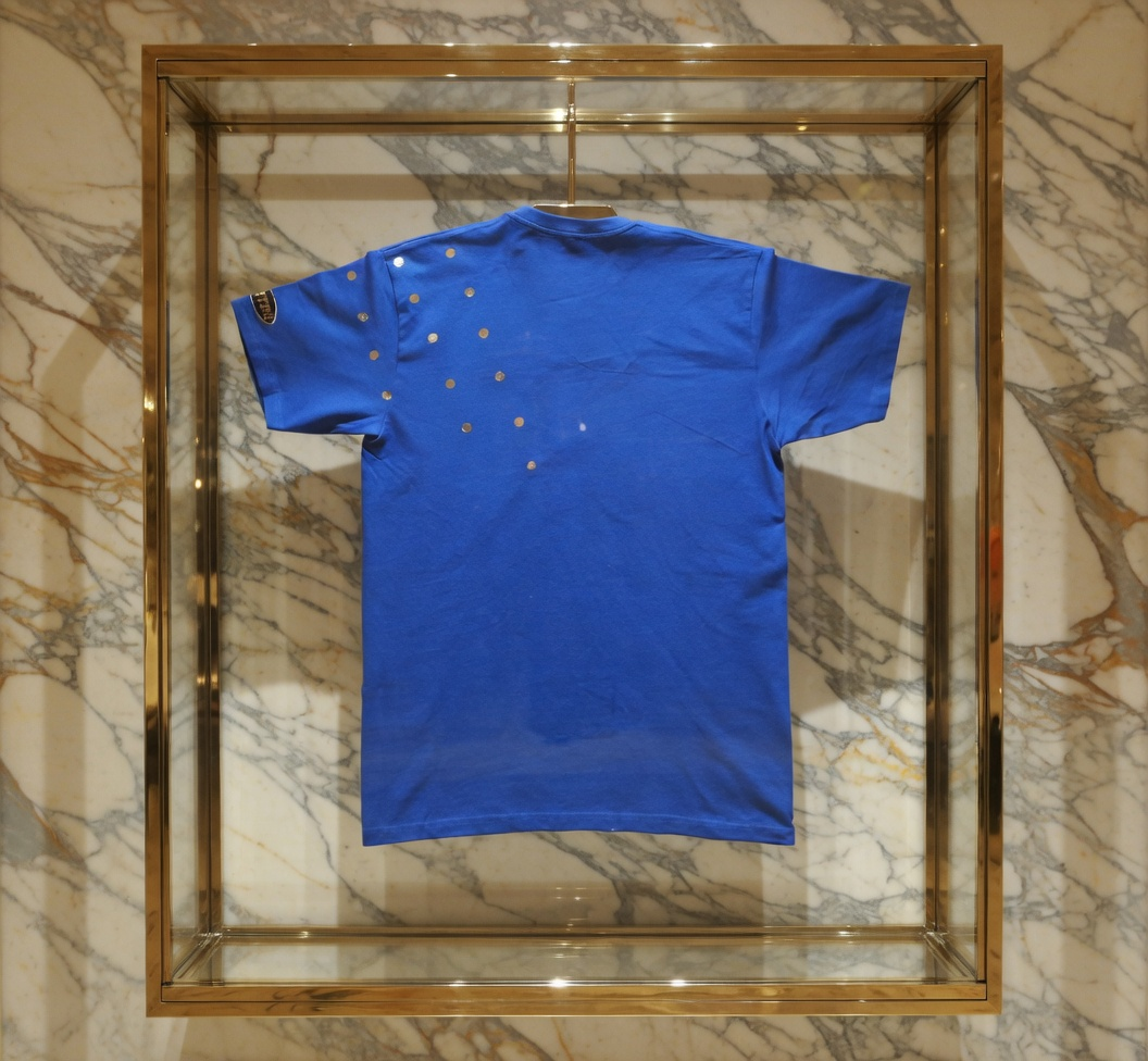 JATINI ONE OF ONE SILVER TEE. SIZE-LARGE