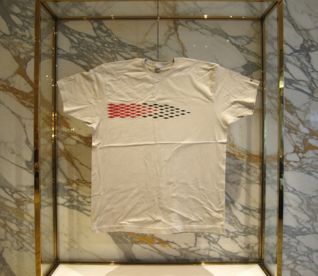 JATINI ONE OF ONE CLASSIC TEE. SIZE 2X-LARGE