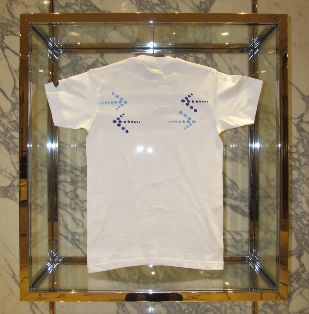 JATINI ONE OF ONE CLASSIC TEE. SIZE-SMALL