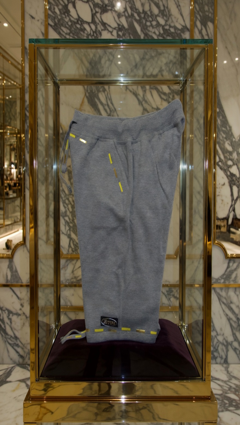 JATINI ONE OF ONE SHORTS. SIZE-XLARGE