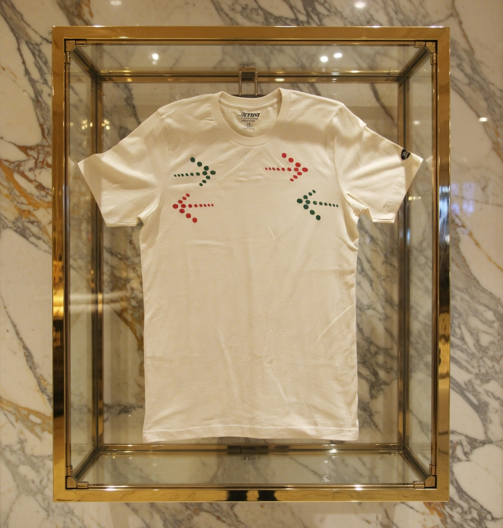 JATINI ONE OF ONE CLASSIC TEE. SIZE-MEDIUM