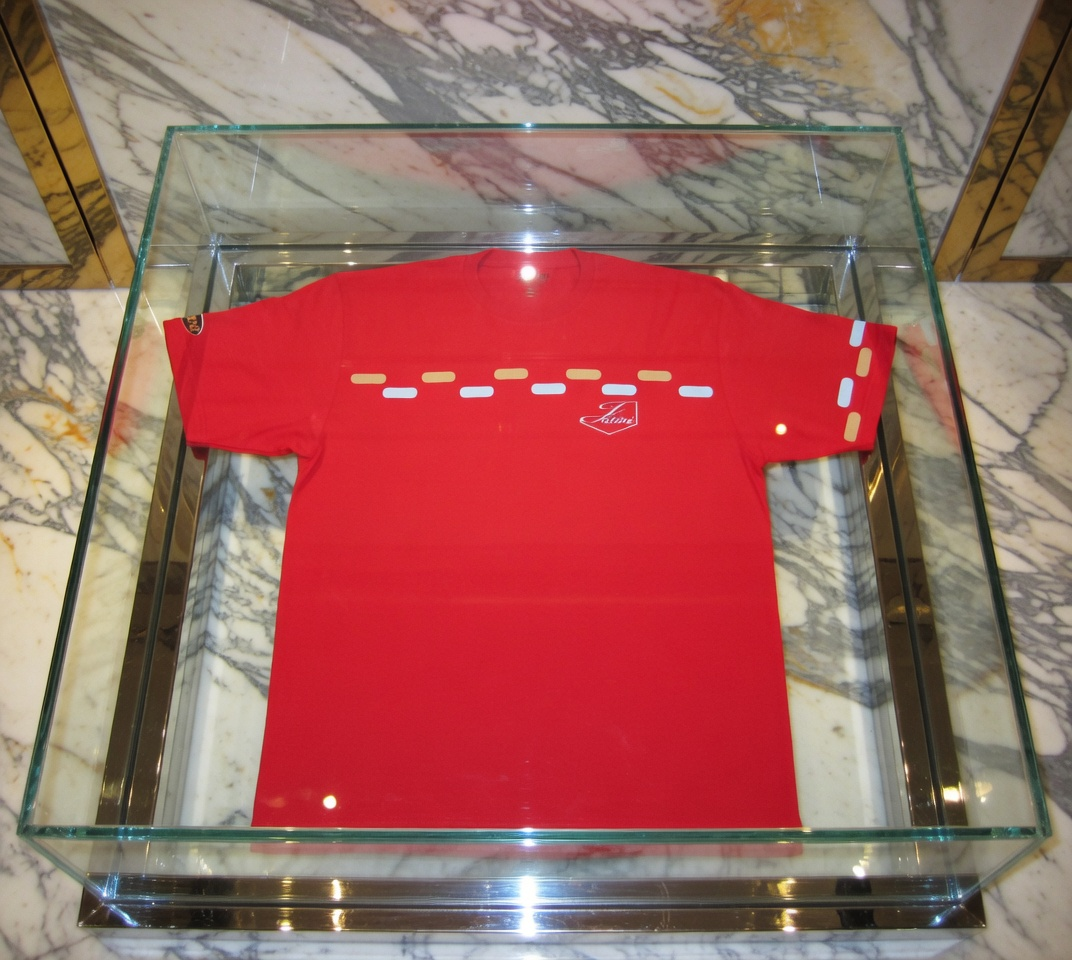 JATINI ONE OF ONE SIGNATURE TEE. SIZE-XLARGE