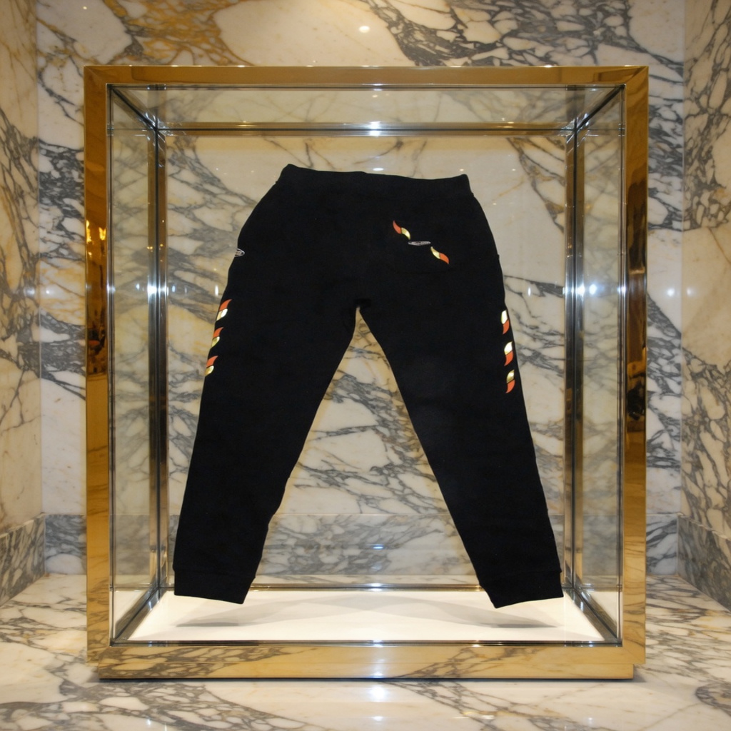JATINI ONE OF ONE JOGGER PANTS. SIZE-MEDIUM