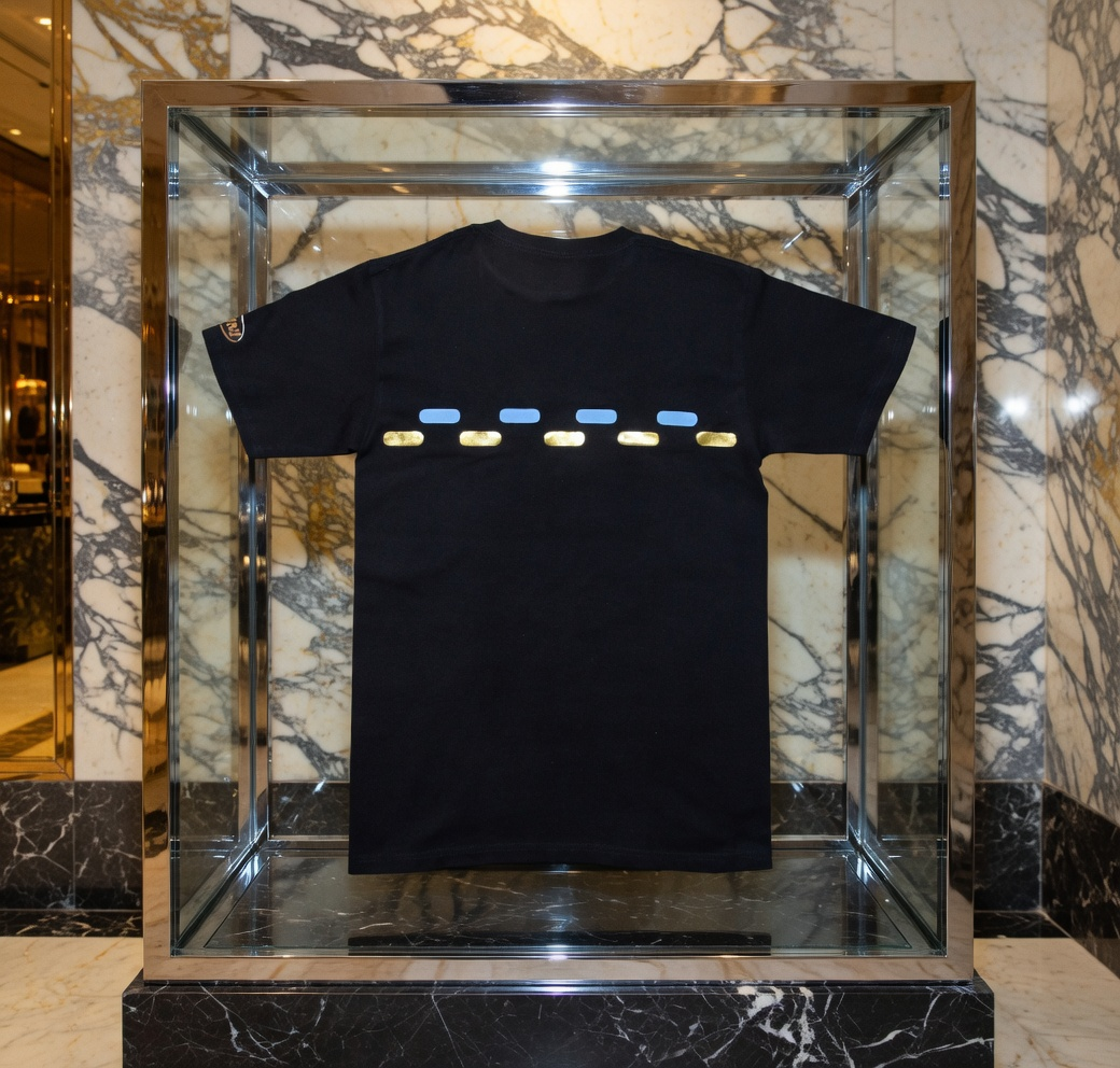 JATINI ONE OF ONE GOLD TEE. SIZE-SMALL