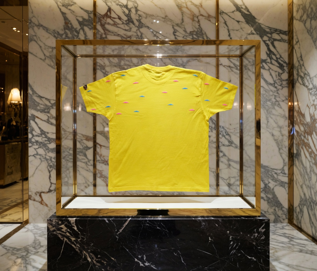 JATINI ONE OF ONE NEON TEE. SIZE-XLARGE
