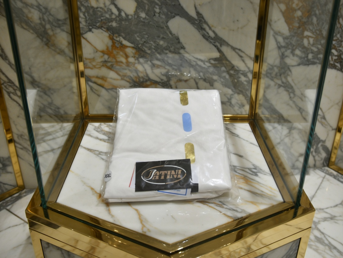 JATINI ONE OF ONE GOLD TEE. SIZE 2X-LARGE
