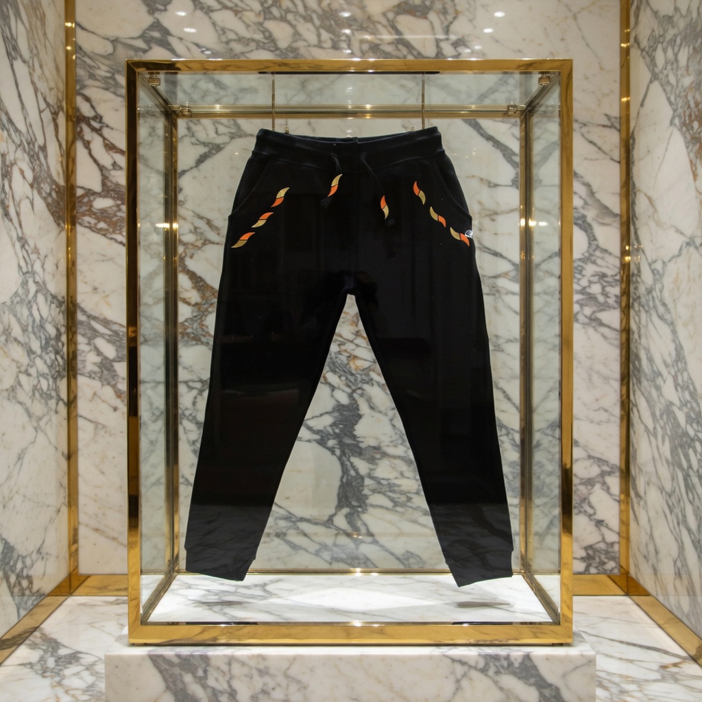 JATINI ONE OF ONE JOGGER PANTS. SIZE-MEDIUM