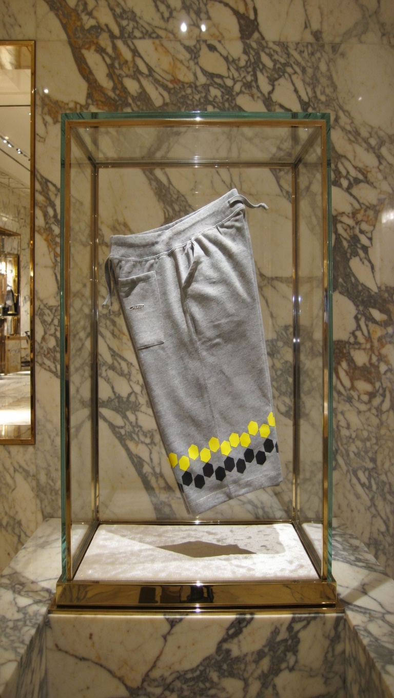 JATINI ONE OF ONE SHORTS. SIZE-XLARGE
