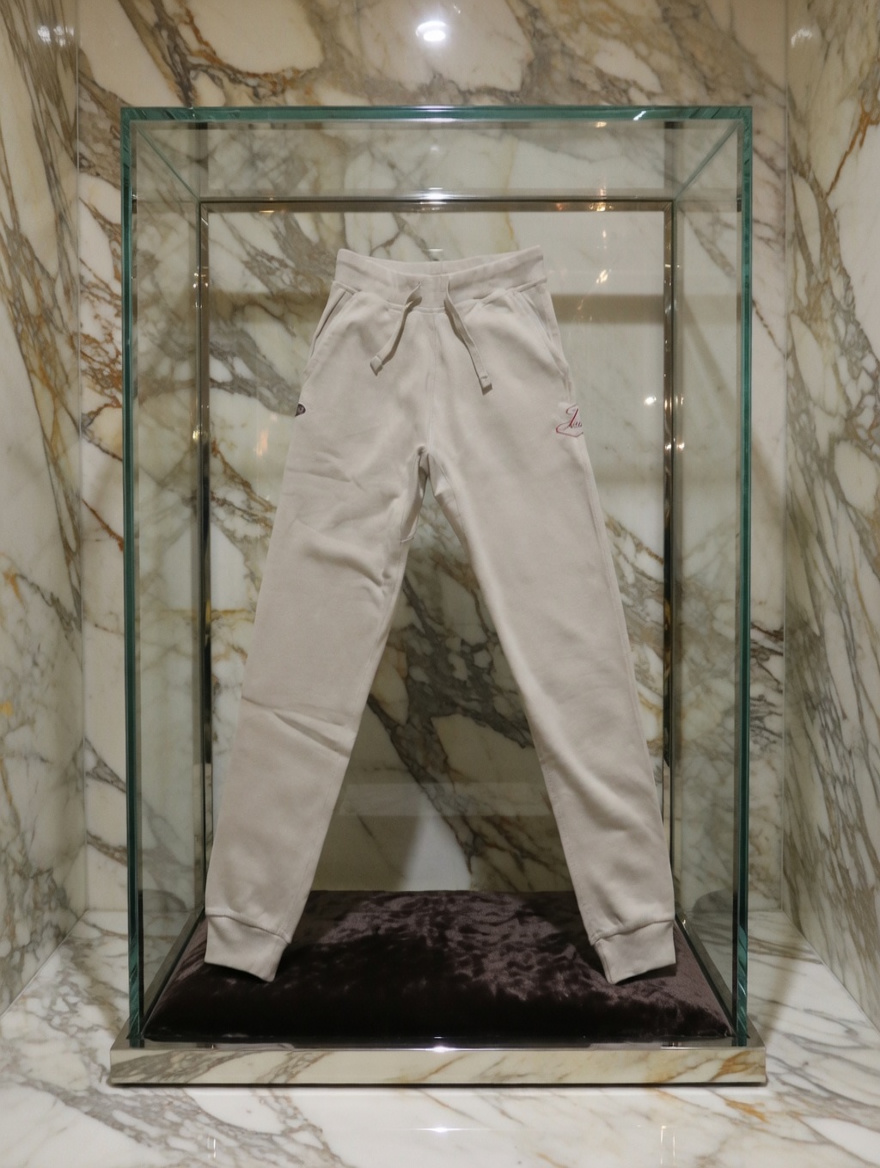 JATINI ONE OF ONE JOGGER PANTS. SIZE-LARGE