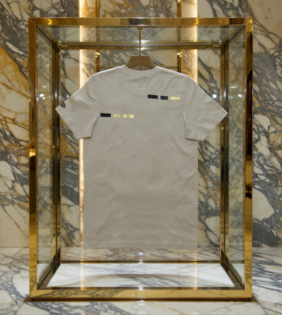 JATINI ONE OF ONE GOLD TEE. SIZE-SMALL