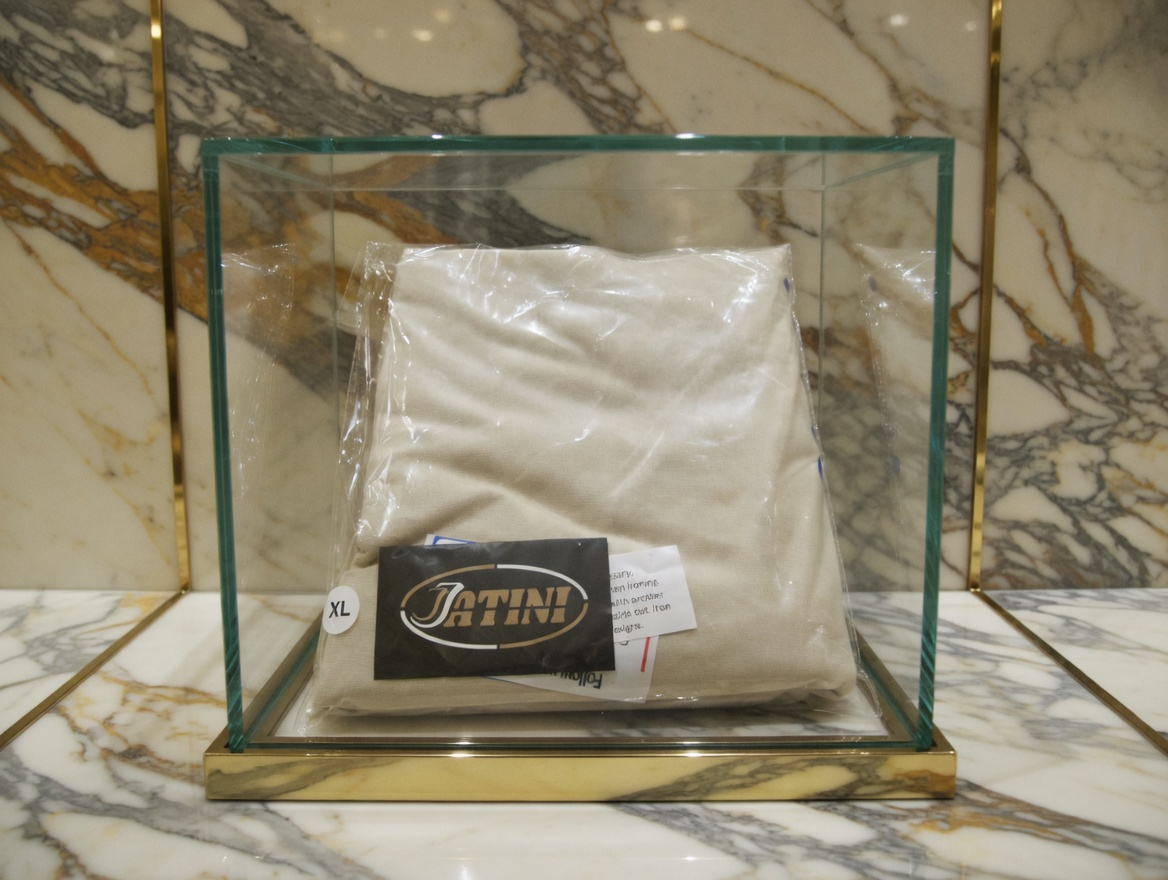 JATINI ONE OF ONE NEW YORK TEE. SIZE-XLARGE