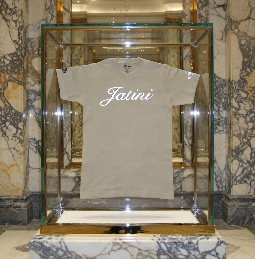 JATINI ONE OF ONE REFLECTIVE TEE. SIZE-SMALL