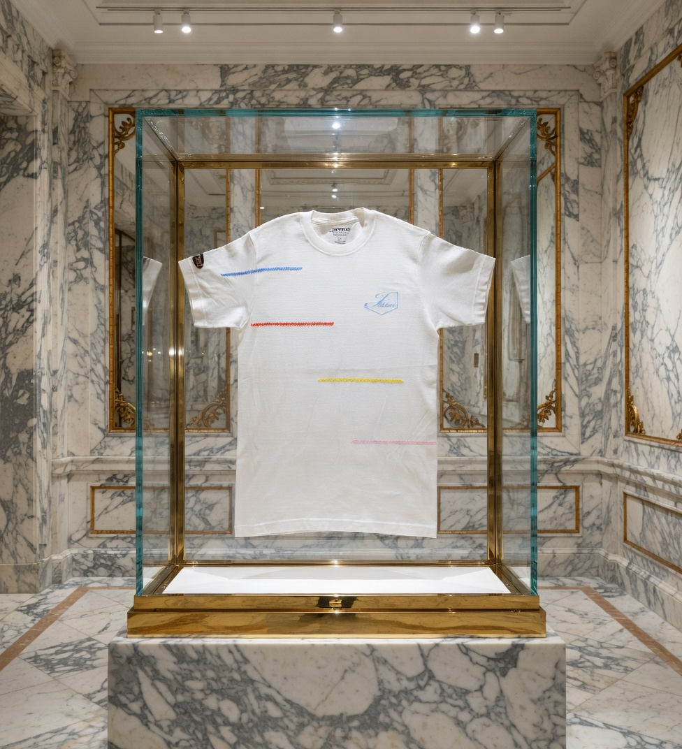 JATINI ONE OF ONE SIGNATURE TEE. SIZE-SMALL