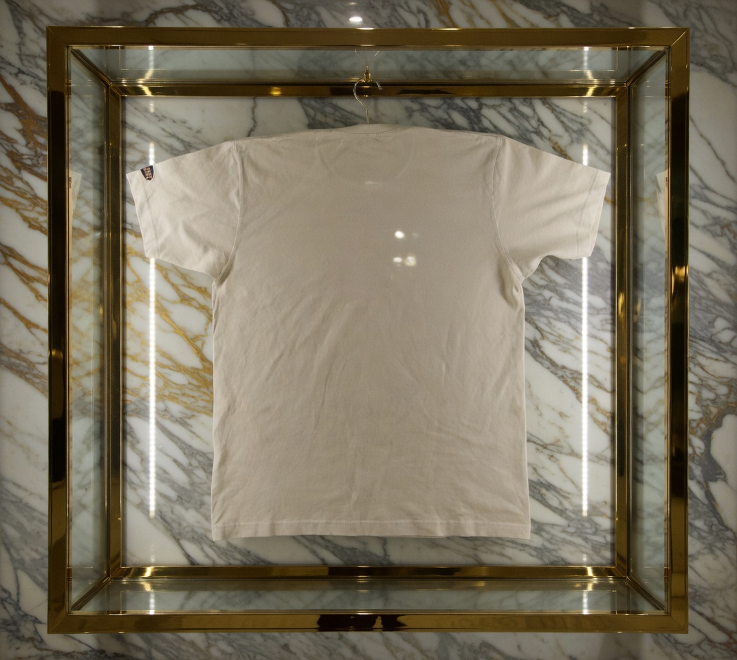 JATINI ONE OF ONE CLASSIC TEE. SIZE-XLARGE