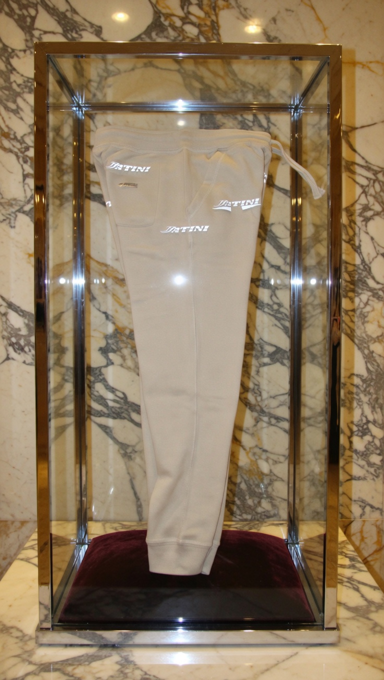JATINI ONE OF ONE JOGGER PANTS. SIZE-SMALL