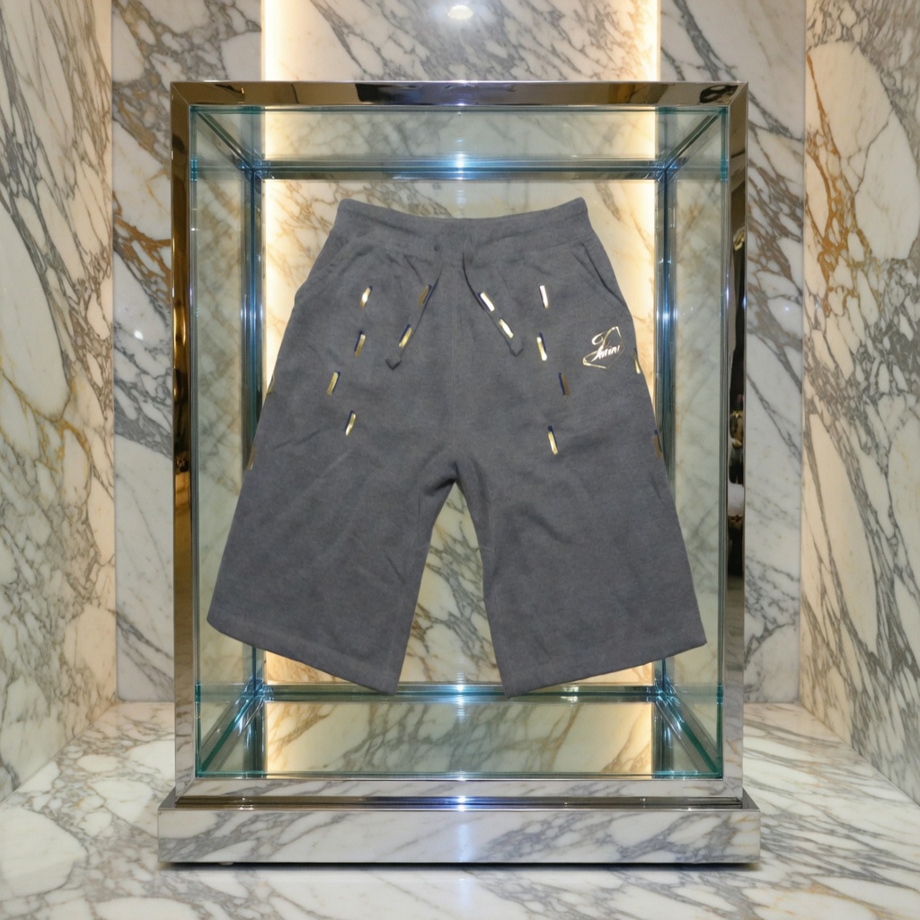 JATINI ONE OF ONE SHORTS. SIZE-XLARGE