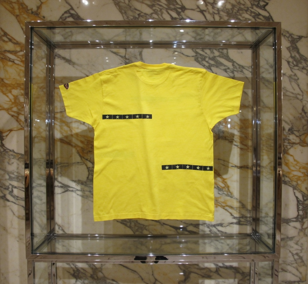 JATINI ONE OF ONE REFLECTIVE TEE. SIZE 2X-LARGE