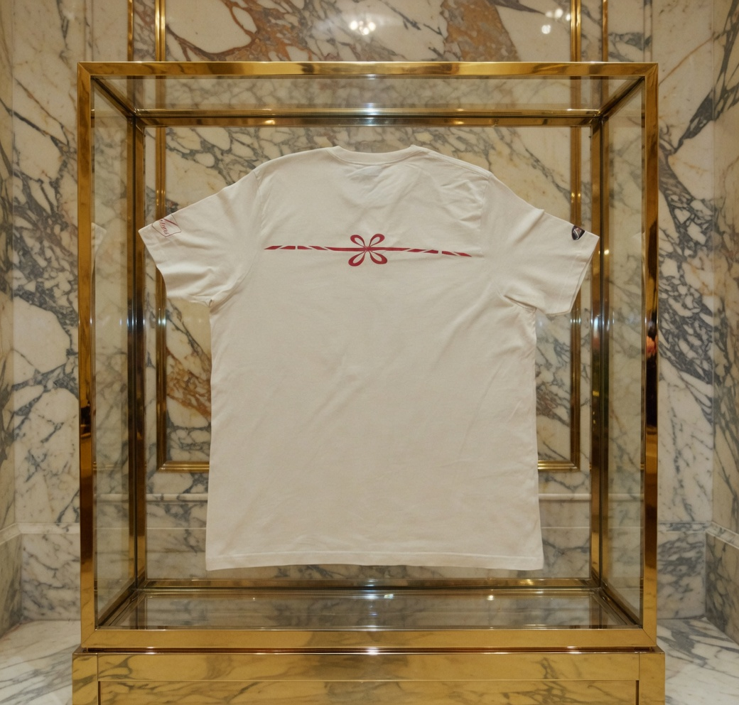 JATINI ONE OF ONE SIGNATURE TEE. SIZE 2X-LARGE