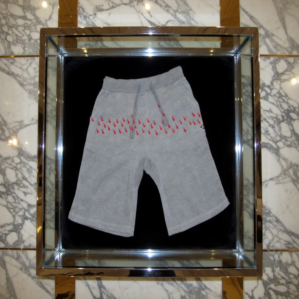 JATINI ONE OF ONE SHORTS. SIZE-MEDIUM