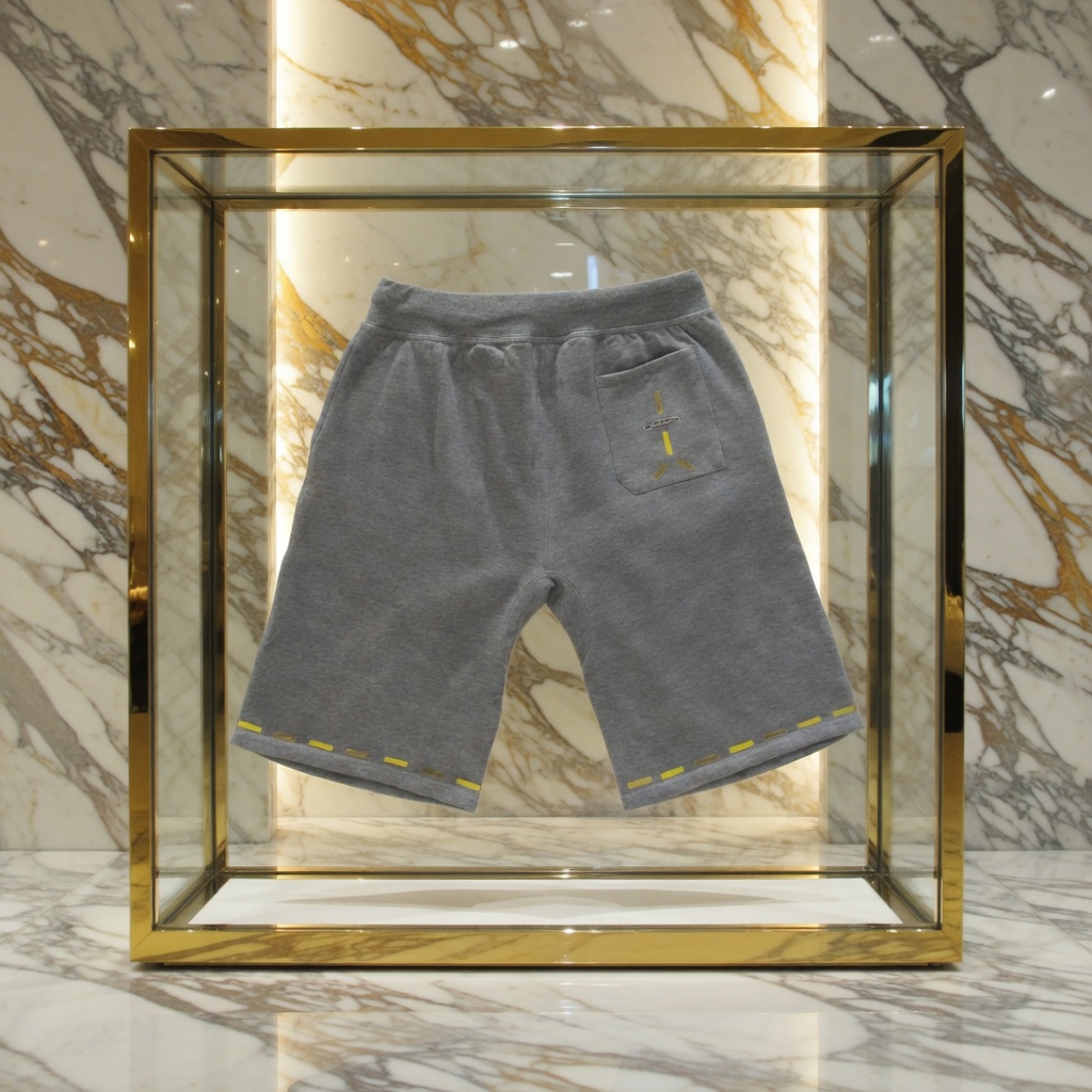 JATINI ONE OF ONE SHORTS. SIZE-XLARGE