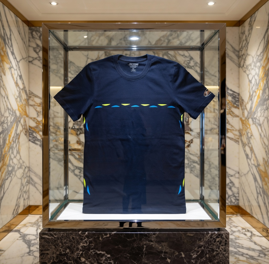 JATINI ONE OF ONE NEON TEE. SIZE-MEDIUM