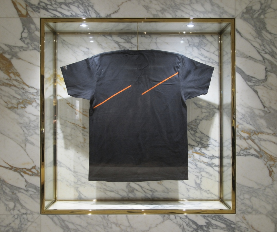 JATINI ONE OF ONE CLASSIC TEE. SIZE 2X-lARGE
