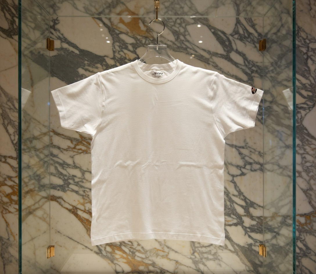 JATINI ONE OF ONE CLASSIC TEE. SIZE-XLARGE