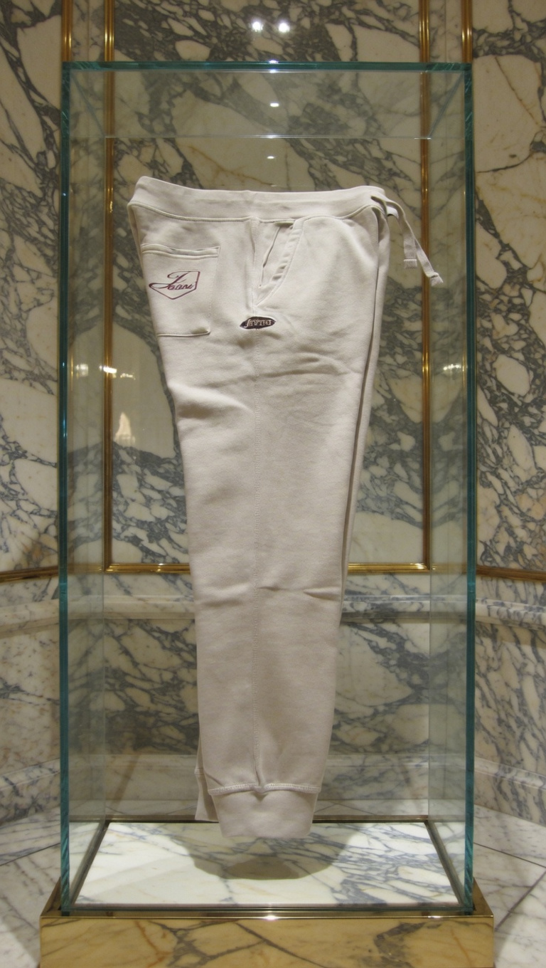 JATINI ONE OF ONE JOGGER PANTS. SIZE-LARGE