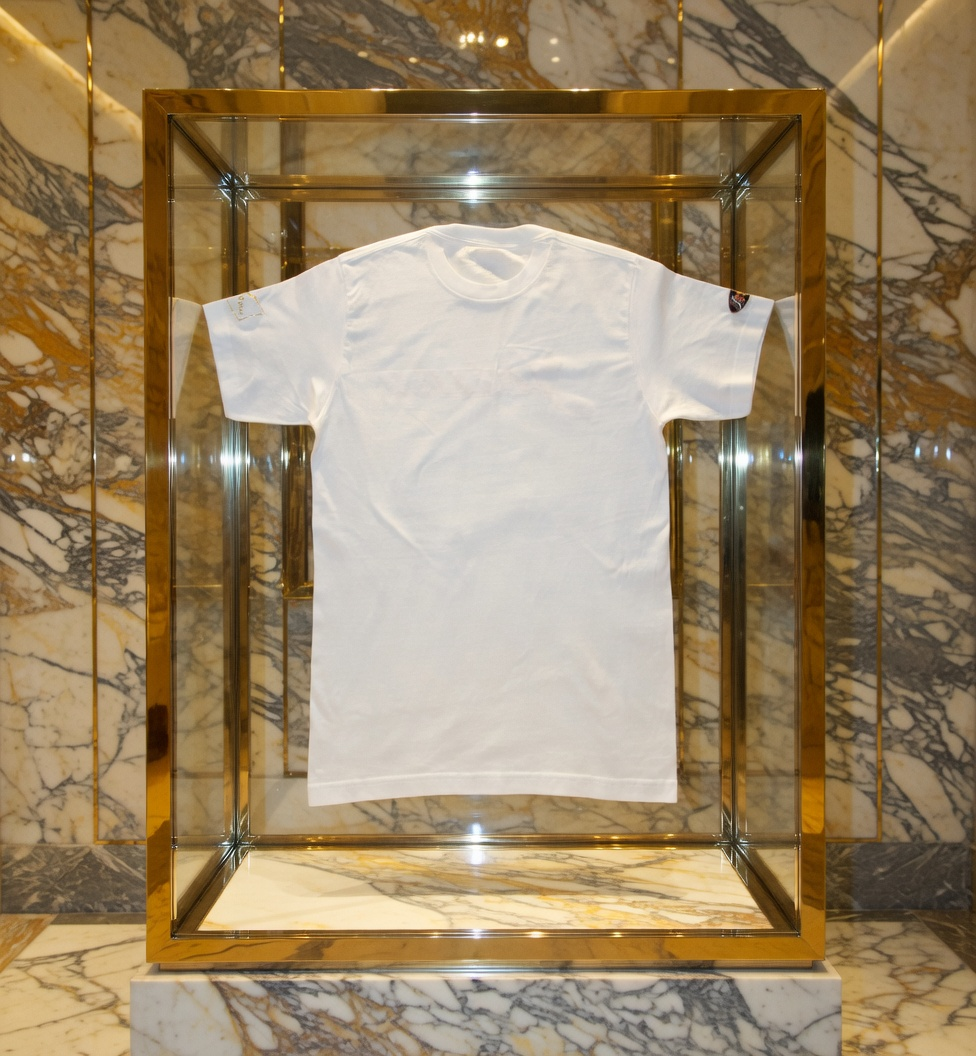 JATINI ONE OF ONE GOLD TEE. SIZE-SMALL