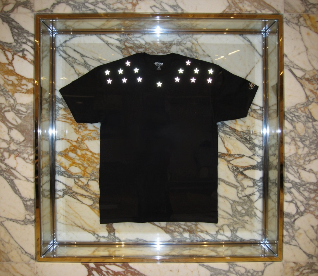 JATINI ONE OF ONE REFLECTIVE TEE. SIZE-XLARGE