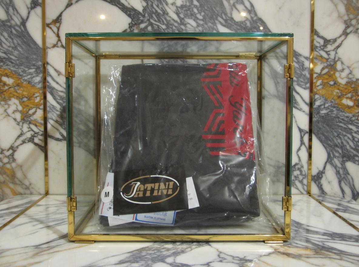 JATINI ONE OF ONE NEW YORK TEE. SIZE-MEDIUM