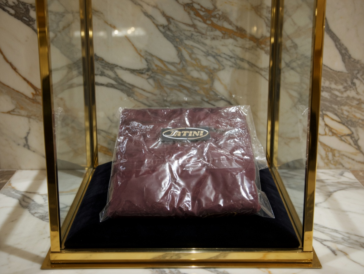 JATINI ONE OF ONE SIGNATURE TEE. SIZE-MEDIUM