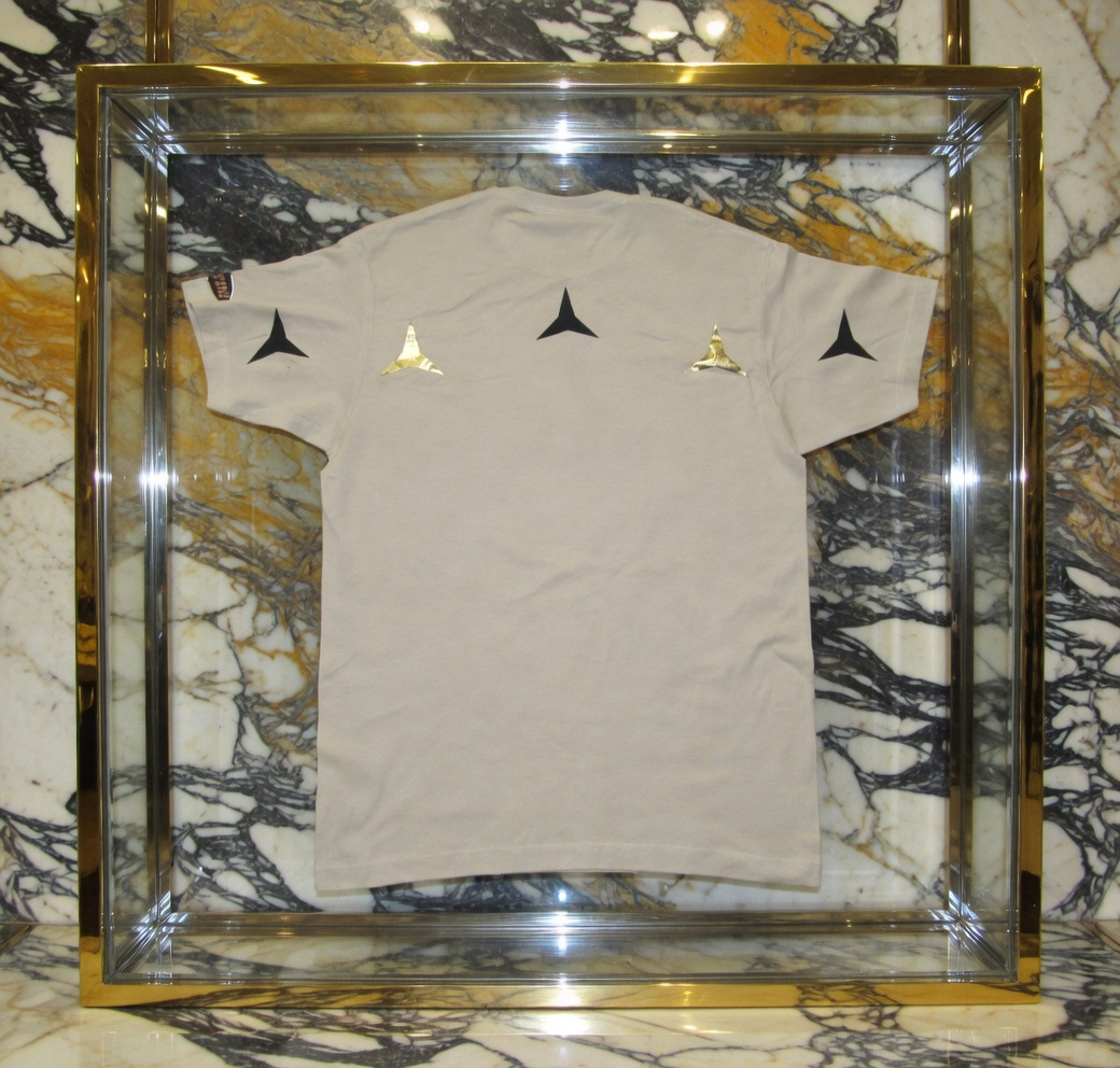 JATINI ONE OF ONE GOLD TEE. SIZE-LARGE