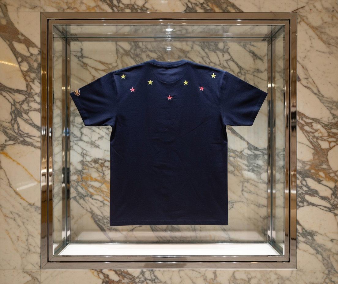 JATINI ONE OF ONE REFLECTIVE TEE. SIZE-XLARGE