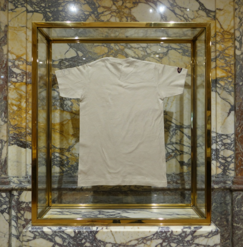 JATINI ONE OF ONE REFLECTIVE TEE. SIZE-SMALL