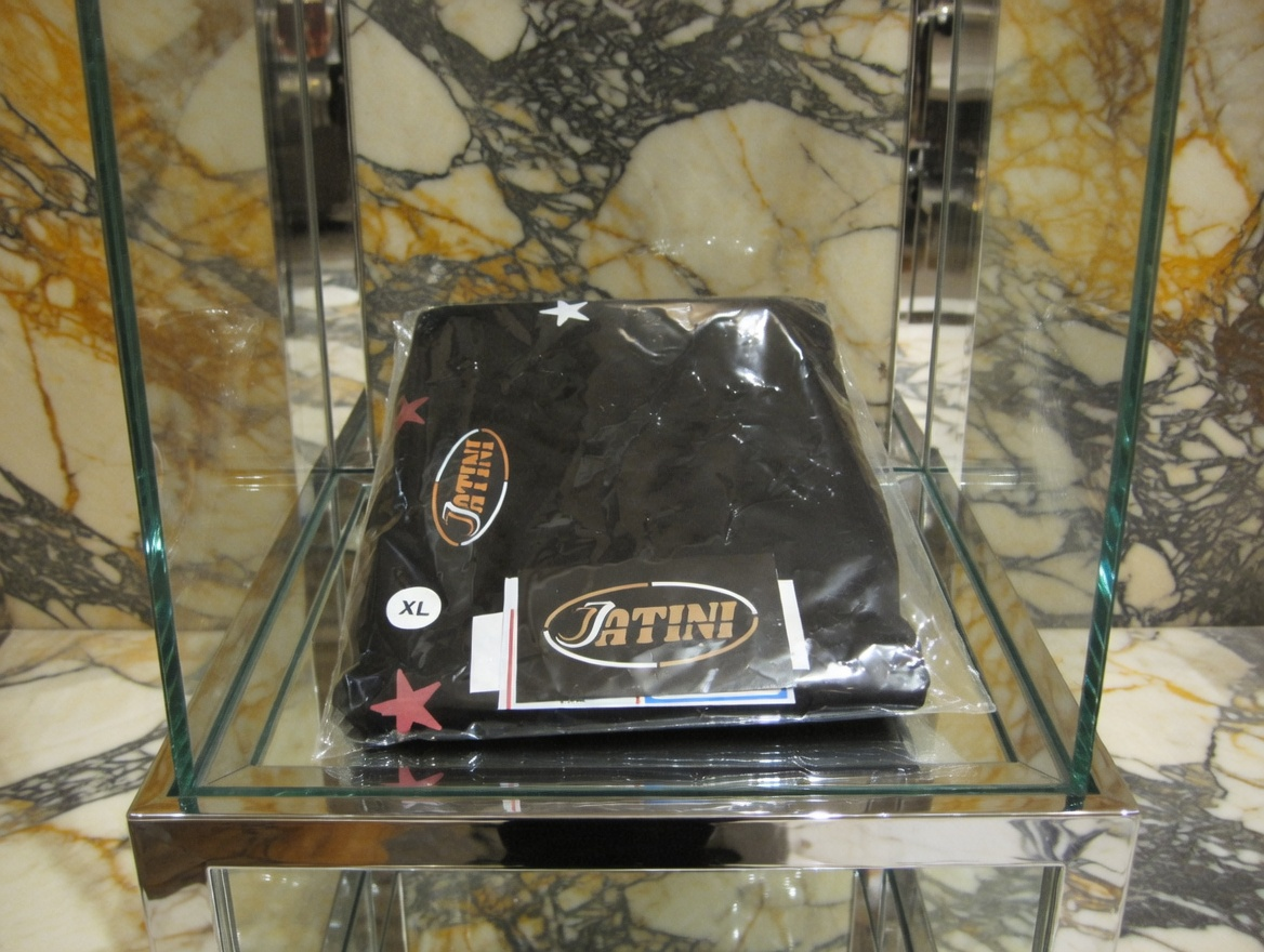 JATINI ONE OF ONE REFLECTIVE TEE. SIZE-XLARGE