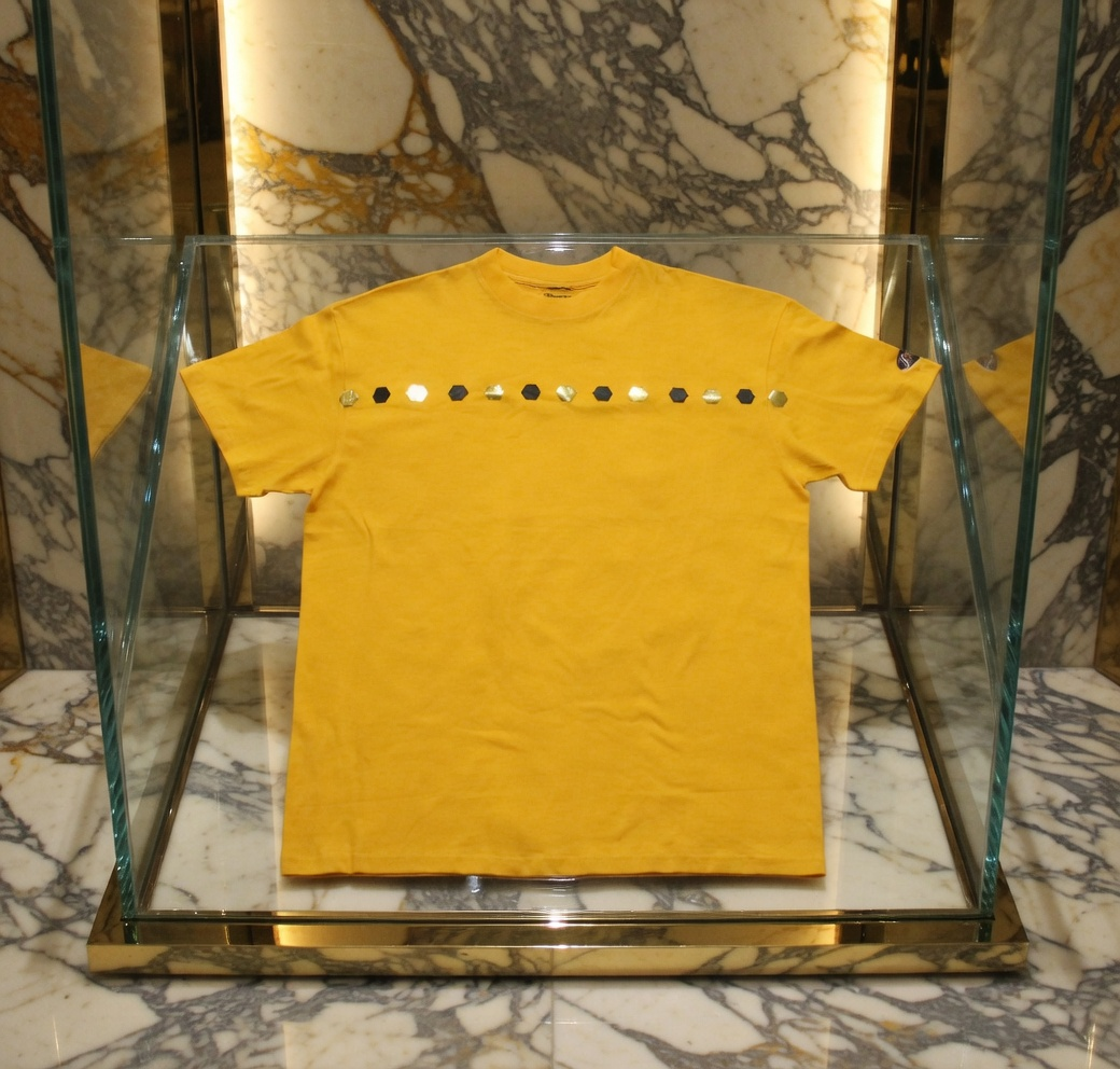 JATINI ONE OF ONE GOLD TEE. SIZE-XLARGE