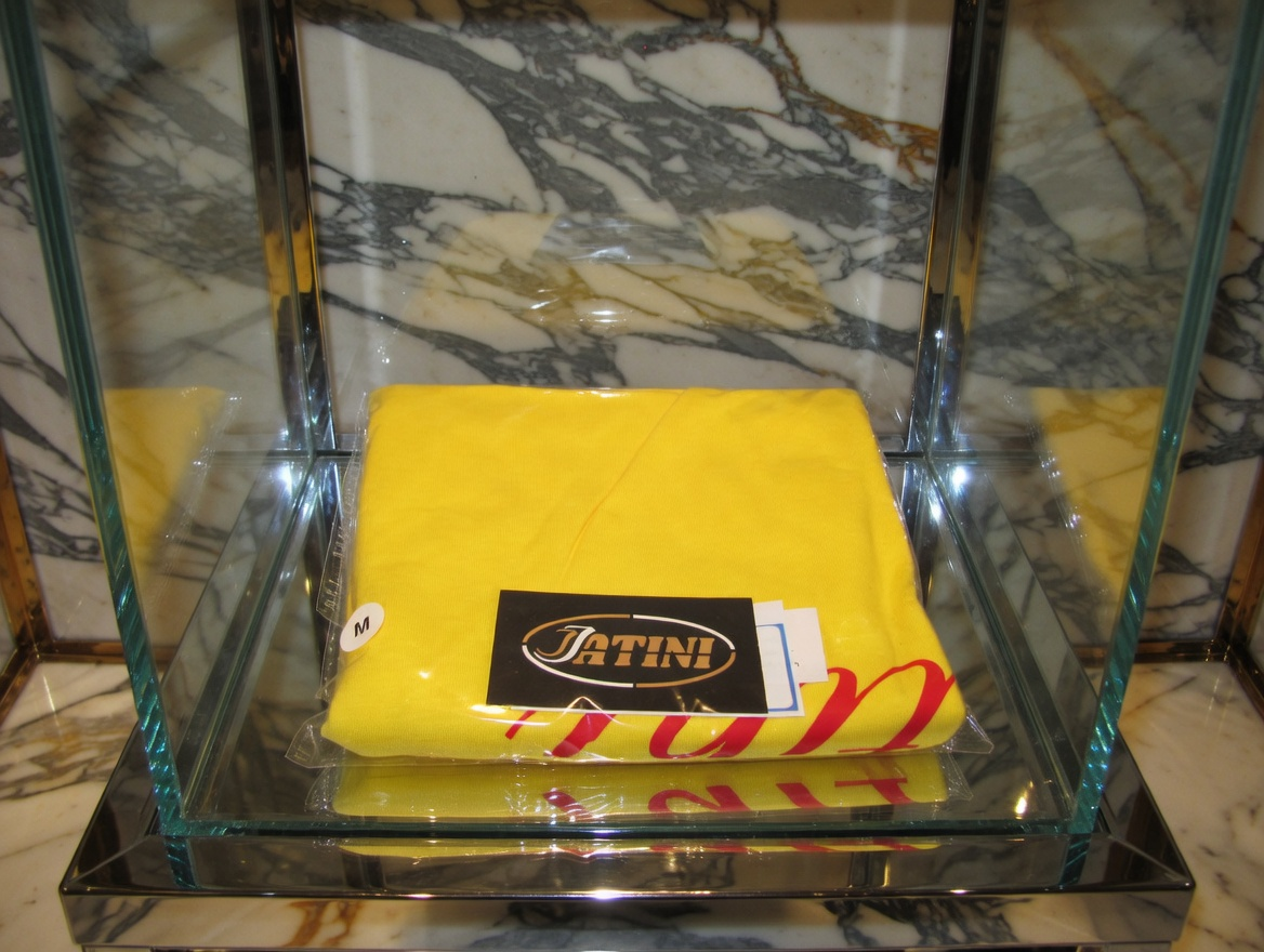 JATINI ONE OF ONE SIGNATURE TEE. SIZE-MEDIUM